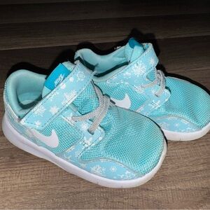 Nike Kids Teal Snowflake Sneakers